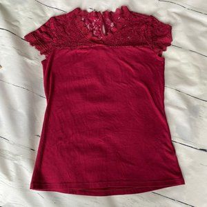 Burgundy Top V-Neck Lace Neck and S Cap Sleeves Sm